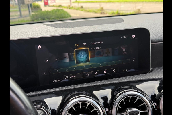 Mercedes-Benz A-Klasse 200 Premium | Pano | Memory | Sfeer | Keyless