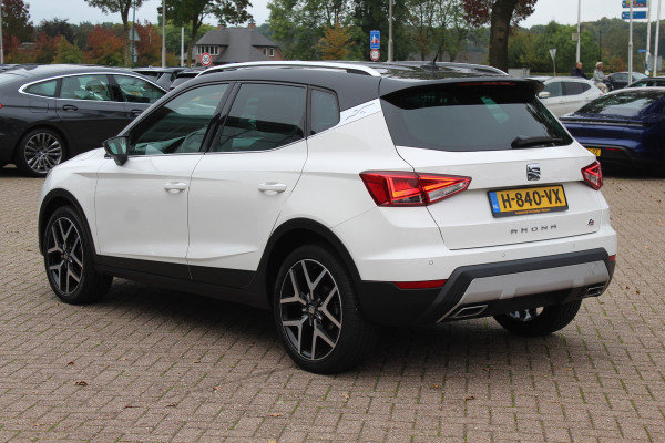 Seat Arona 1.0 TSI FR Xcellence Business Intense / Navigatie / Parkeerhulp achter / LED / 17'' / Stoelverwarming / DAB / Cruise Control Adaptief