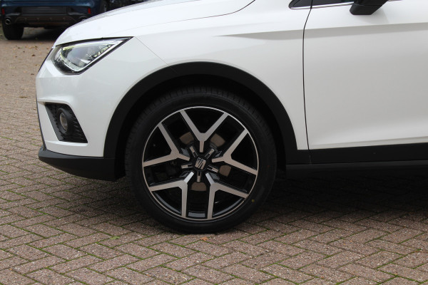 Seat Arona 1.0 TSI FR Xcellence Business Intense / Navigatie / Parkeerhulp achter / LED / 17'' / Stoelverwarming / DAB / Cruise Control Adaptief