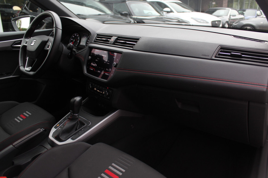 Seat Arona 1.0 TSI FR Xcellence Business Intense / Navigatie / Parkeerhulp achter / LED / 17'' / Stoelverwarming / DAB / Cruise Control Adaptief