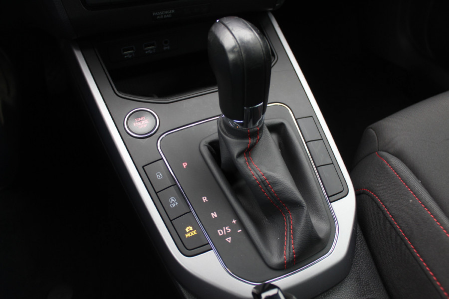 Seat Arona 1.0 TSI FR Xcellence Business Intense / Navigatie / Parkeerhulp achter / LED / 17'' / Stoelverwarming / DAB / Cruise Control Adaptief