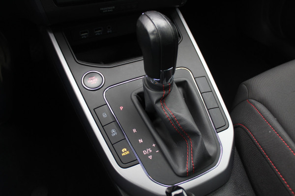 Seat Arona 1.0 TSI FR Xcellence Business Intense / Navigatie / Parkeerhulp achter / LED / 17'' / Stoelverwarming / DAB / Cruise Control Adaptief