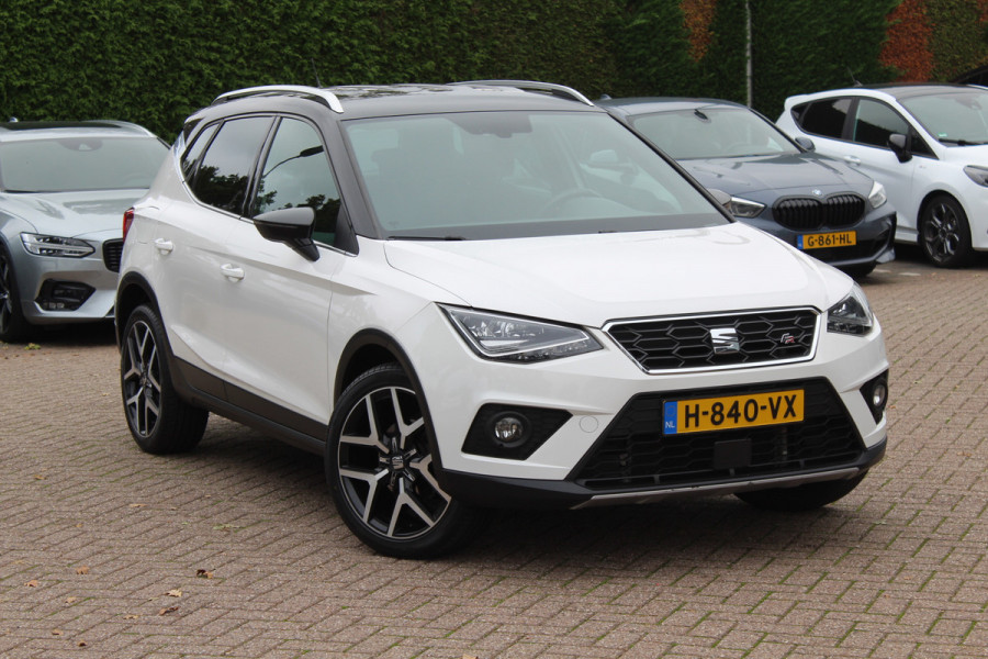 Seat Arona 1.0 TSI FR Xcellence Business Intense / Navigatie / Parkeerhulp achter / LED / 17'' / Stoelverwarming / DAB / Cruise Control Adaptief