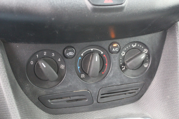 Ford Transit Connect 1.5 TDCI L2 Economy Edition / Trekhaak / Zijschuifdeur rechts / Radio / Airco