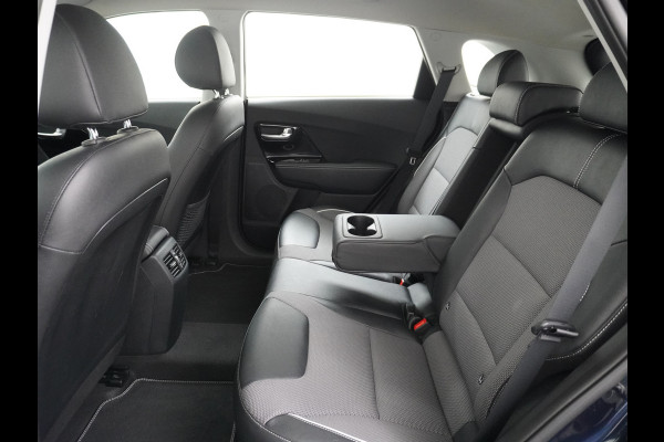 Kia e-Niro DynamicLine 64kWh SOH=100% Warmtepomp Apple Carplay Android Auto Adaptieve Cruise Control Navi Ecc Camera Pdc DAB Stoelverwarming Stuurverwarming Kia Live Lmv 1e Eigenaar 100% Dealeronderhouden