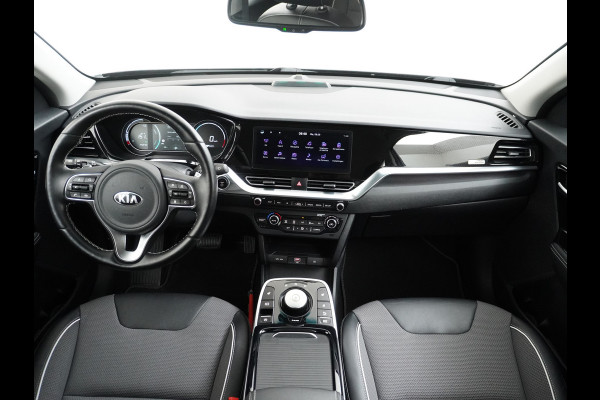 Kia e-Niro DynamicLine 64kWh SOH=100% Warmtepomp Apple Carplay Android Auto Adaptieve Cruise Control Navi Ecc Camera Pdc DAB Stoelverwarming Stuurverwarming Kia Live Lmv 1e Eigenaar 100% Dealeronderhouden