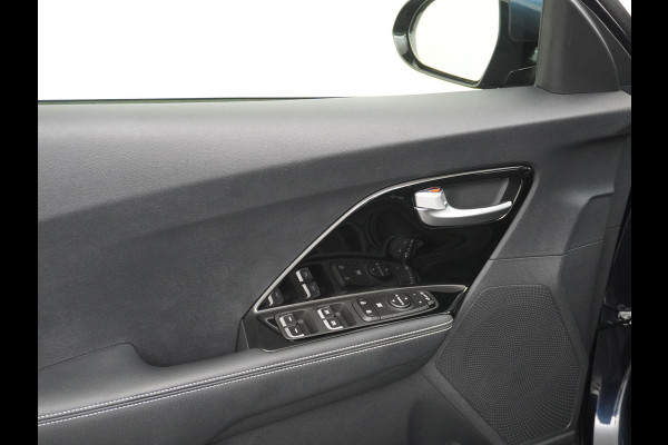 Kia e-Niro DynamicLine 64kWh SOH=100% Warmtepomp Apple Carplay Android Auto Adaptieve Cruise Control Navi Ecc Camera Pdc DAB Stoelverwarming Stuurverwarming Kia Live Lmv 1e Eigenaar 100% Dealeronderhouden