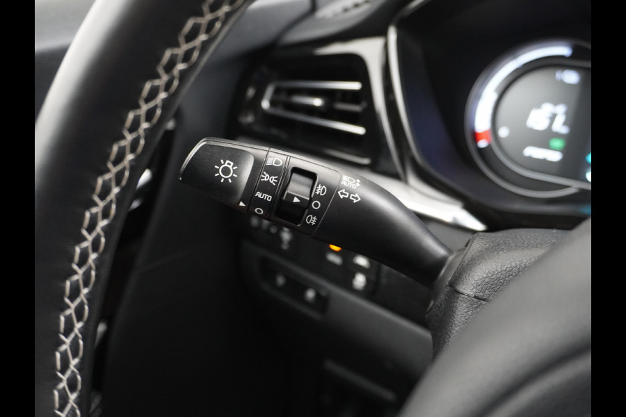 Kia e-Niro DynamicLine 64kWh SOH=100% Warmtepomp Apple Carplay Android Auto Adaptieve Cruise Control Navi Ecc Camera Pdc DAB Stoelverwarming Stuurverwarming Kia Live Lmv 1e Eigenaar 100% Dealeronderhouden