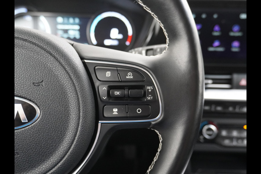 Kia e-Niro DynamicLine 64kWh SOH=100% Warmtepomp Apple Carplay Android Auto Adaptieve Cruise Control Navi Ecc Camera Pdc DAB Stoelverwarming Stuurverwarming Kia Live Lmv 1e Eigenaar 100% Dealeronderhouden