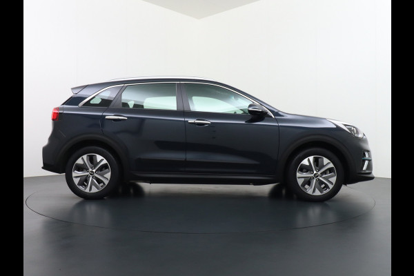 Kia e-Niro DynamicLine 64kWh SOH=100% Warmtepomp Apple Carplay Android Auto Adaptieve Cruise Control Navi Ecc Camera Pdc DAB Stoelverwarming Stuurverwarming Kia Live Lmv 1e Eigenaar 100% Dealeronderhouden
