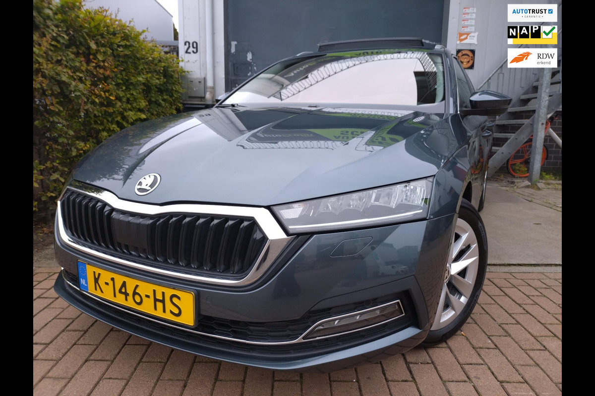 Škoda Octavia Combi 1.0 e-TSI Business Edition Plus open dak stoelverwarming! Škoda Octavia Combi 1.0 e-TSI Business Edition Plus open dak stoelverwarming!