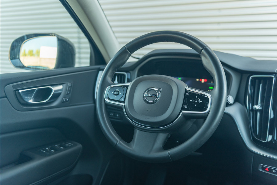 Volvo XC60 T6 Aut. Long Range Plus Dark Trekhaak Leder Parkeercamera 350pk