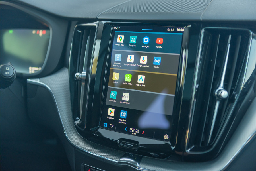 Volvo XC60 T6 Aut. Long Range Plus Dark Trekhaak Leder Parkeercamera 350pk