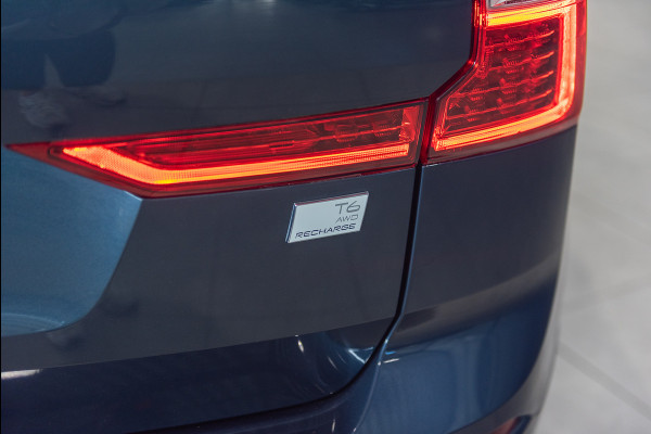 Volvo XC60 T6 Aut. Long Range Plus Dark Trekhaak Leder Parkeercamera 350pk