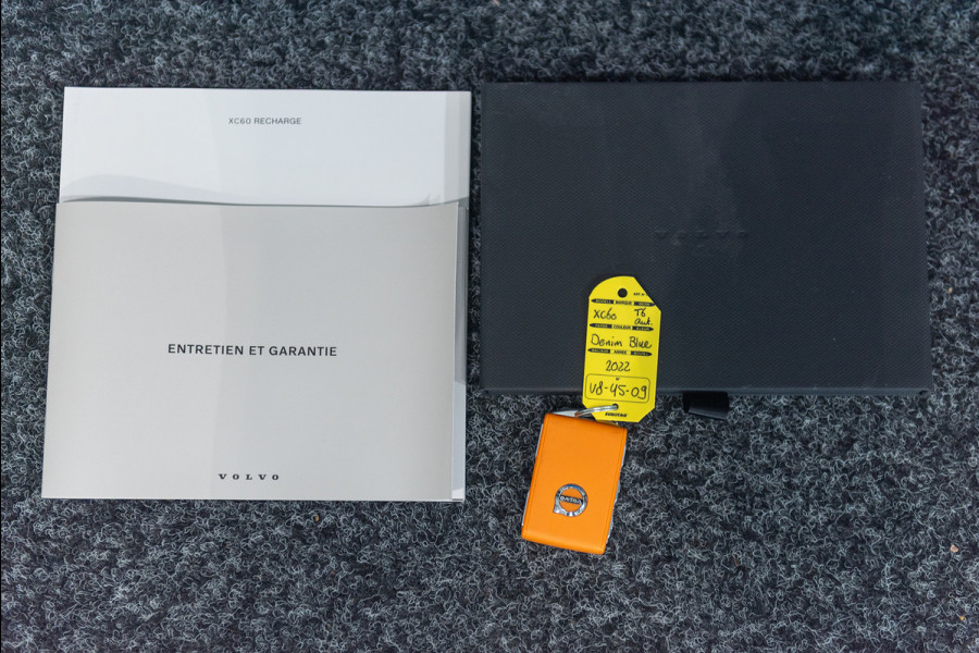 Volvo XC60 T6 Aut. Long Range Plus Dark Trekhaak Leder Parkeercamera 350pk