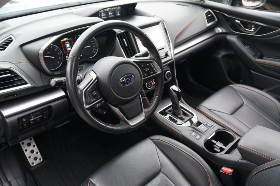 Subaru XV 2.0i e-BOXER Premium + SCHUIFDAK / TREKHAAK / LEDER / CAMERA