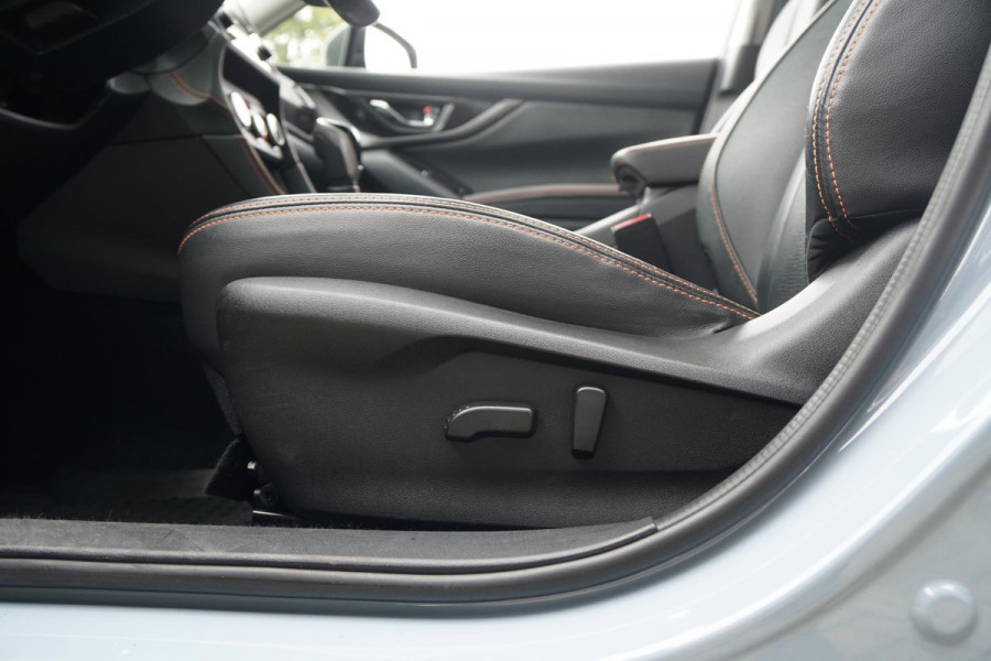 Subaru XV 2.0i e-BOXER Premium + SCHUIFDAK / TREKHAAK / LEDER / CAMERA