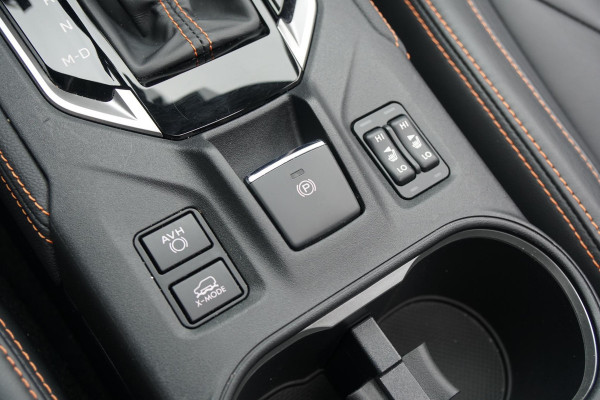 Subaru XV 2.0i e-BOXER Premium + SCHUIFDAK / TREKHAAK / LEDER / CAMERA