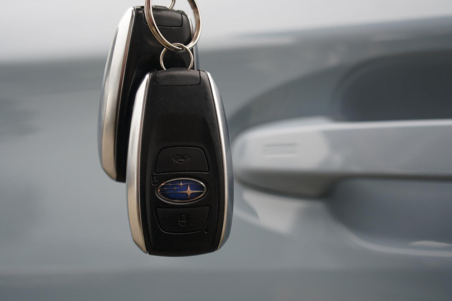 Subaru XV 2.0i e-BOXER Premium + SCHUIFDAK / TREKHAAK / LEDER / CAMERA