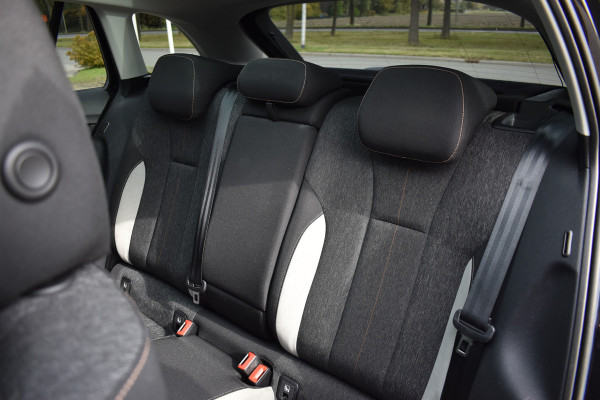 Škoda SCALA 1.0 TSI Business Edition Automaat / Panoramadak / Parkeerhulp / Virtual Cockpit / LED/ Climate Control