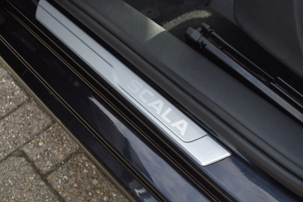 Škoda SCALA 1.0 TSI Business Edition Automaat / Panoramadak / Parkeerhulp / Virtual Cockpit / LED/ Climate Control