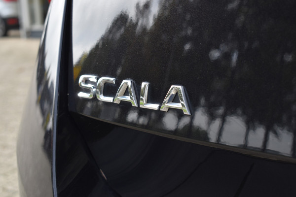 Škoda SCALA 1.0 TSI Business Edition Automaat / Panoramadak / Parkeerhulp / Virtual Cockpit / LED/ Climate Control