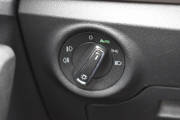 Škoda SCALA 1.0 TSI Business Edition Automaat / Panoramadak / Parkeerhulp / Virtual Cockpit / LED/ Climate Control