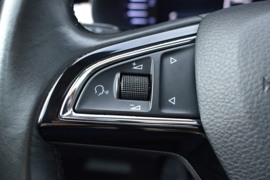 Škoda SCALA 1.0 TSI Business Edition Automaat / Panoramadak / Parkeerhulp / Virtual Cockpit / LED/ Climate Control