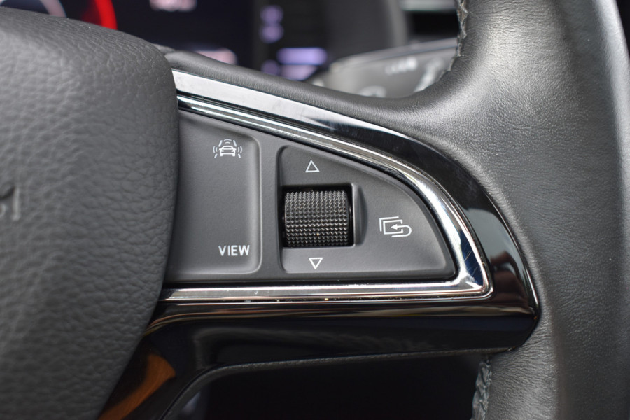 Škoda SCALA 1.0 TSI Business Edition Automaat / Panoramadak / Parkeerhulp / Virtual Cockpit / LED/ Climate Control