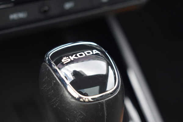 Škoda SCALA 1.0 TSI Business Edition Automaat / Panoramadak / Parkeerhulp / Virtual Cockpit / LED/ Climate Control