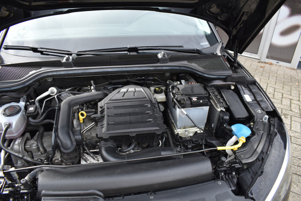 Škoda SCALA 1.0 TSI Business Edition Automaat / Panoramadak / Parkeerhulp / Virtual Cockpit / LED/ Climate Control