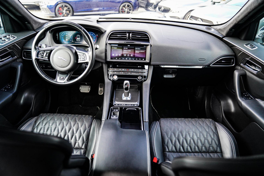 Jaguar F-Pace 5.0 V8 S/C AWD SVR | Lane Assist | Luxe Kuipstoelen | Head up | Meridian Sound system | 551PK | Dealer onderhouden |