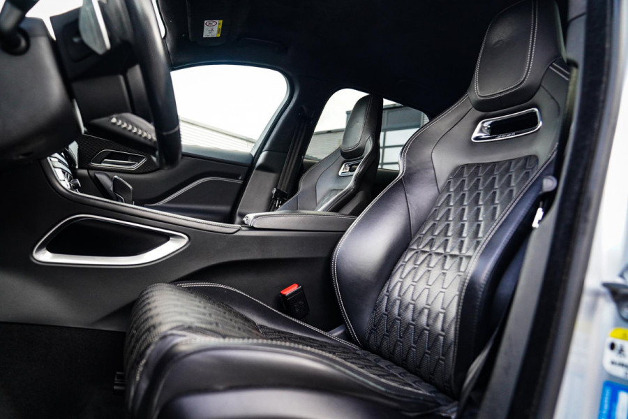 Jaguar F-Pace 5.0 V8 S/C AWD SVR | Lane Assist | Luxe Kuipstoelen | Head up | Meridian Sound system | 551PK | Dealer onderhouden |