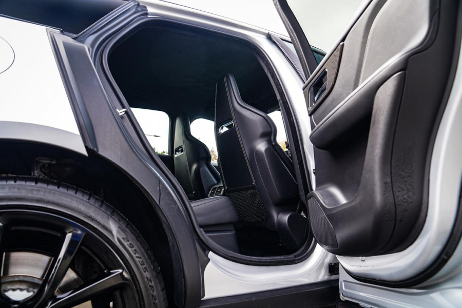 Jaguar F-Pace 5.0 V8 S/C AWD SVR | Lane Assist | Luxe Kuipstoelen | Head up | Meridian Sound system | 551PK | Dealer onderhouden |