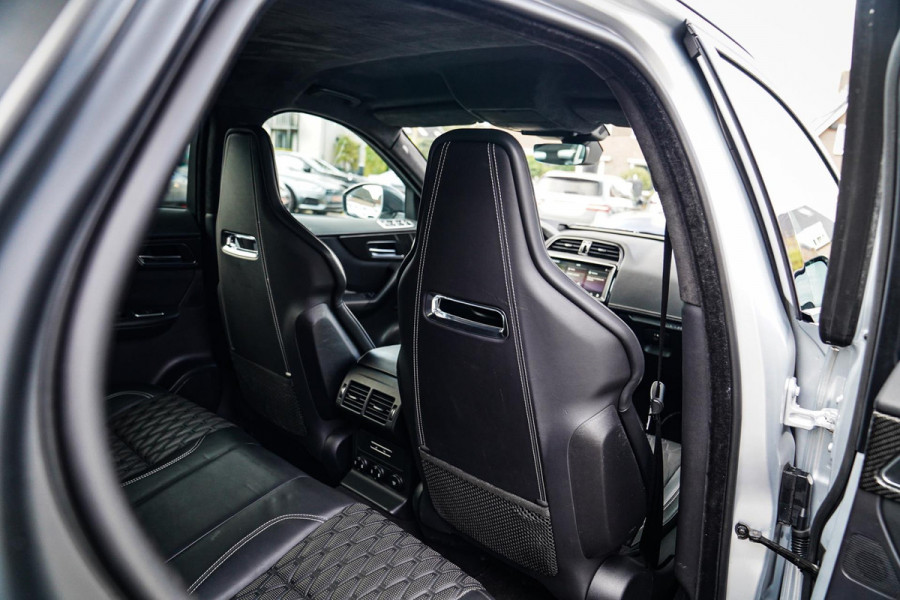Jaguar F-Pace 5.0 V8 S/C AWD SVR | Lane Assist | Luxe Kuipstoelen | Head up | Meridian Sound system | 551PK | Dealer onderhouden |