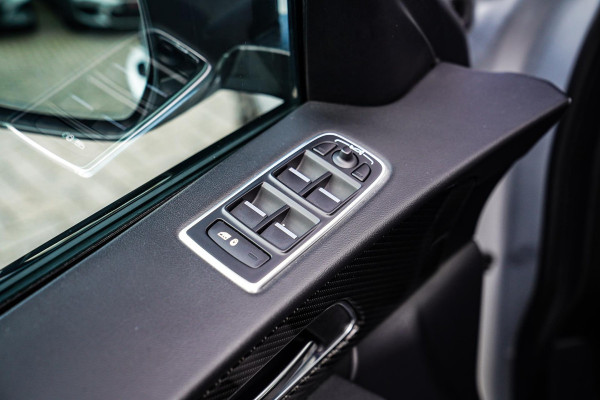 Jaguar F-Pace 5.0 V8 S/C AWD SVR | Lane Assist | Luxe Kuipstoelen | Head up | Meridian Sound system | 551PK | Dealer onderhouden |