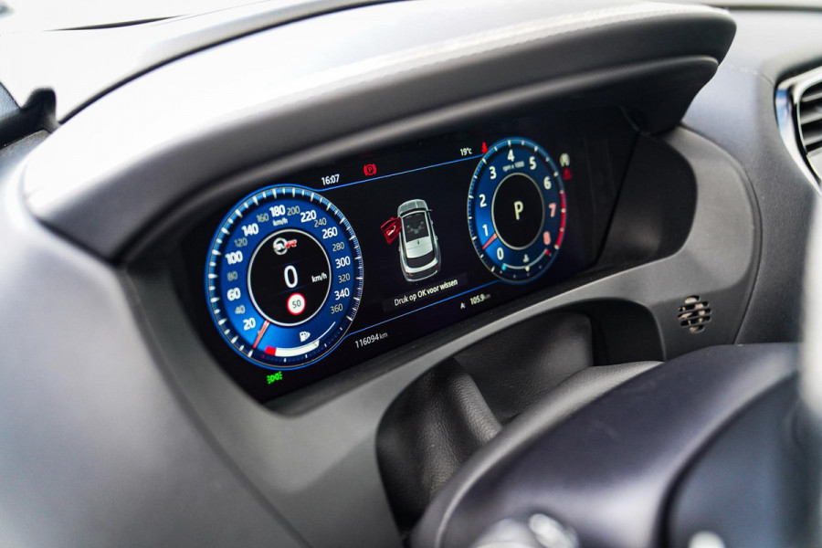 Jaguar F-Pace 5.0 V8 S/C AWD SVR | Lane Assist | Luxe Kuipstoelen | Head up | Meridian Sound system | 551PK | Dealer onderhouden |