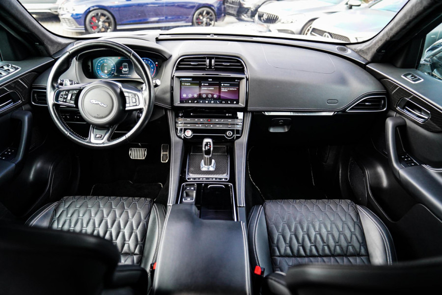 Jaguar F-Pace 5.0 V8 S/C AWD SVR | Lane Assist | Luxe Kuipstoelen | Head up | Meridian Sound system | 551PK | Dealer onderhouden |