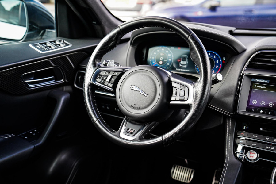 Jaguar F-Pace 5.0 V8 S/C AWD SVR | Lane Assist | Luxe Kuipstoelen | Head up | Meridian Sound system | 551PK | Dealer onderhouden |