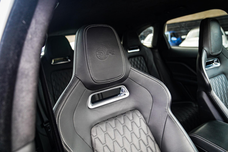 Jaguar F-Pace 5.0 V8 S/C AWD SVR | Lane Assist | Luxe Kuipstoelen | Head up | Meridian Sound system | 551PK | Dealer onderhouden |