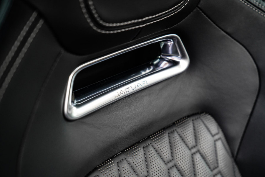 Jaguar F-Pace 5.0 V8 S/C AWD SVR | Lane Assist | Luxe Kuipstoelen | Head up | Meridian Sound system | 551PK | Dealer onderhouden |