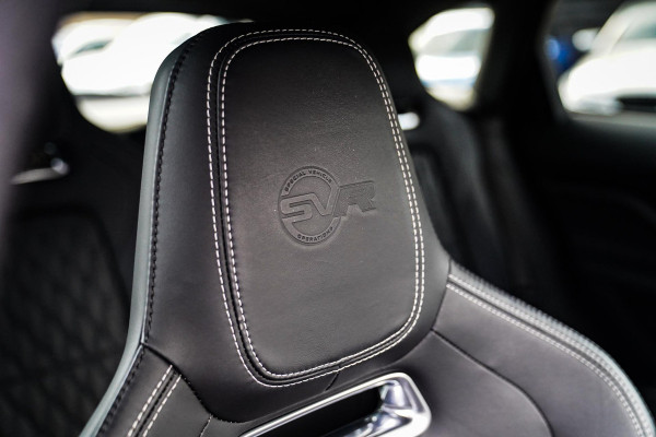Jaguar F-Pace 5.0 V8 S/C AWD SVR | Lane Assist | Luxe Kuipstoelen | Head up | Meridian Sound system | 551PK | Dealer onderhouden |
