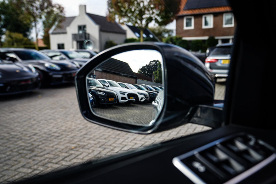 Jaguar F-Pace 5.0 V8 S/C AWD SVR | Lane Assist | Luxe Kuipstoelen | Head up | Meridian Sound system | 551PK | Dealer onderhouden |