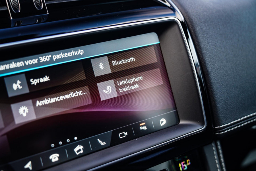 Jaguar F-Pace 5.0 V8 S/C AWD SVR | Lane Assist | Luxe Kuipstoelen | Head up | Meridian Sound system | 551PK | Dealer onderhouden |