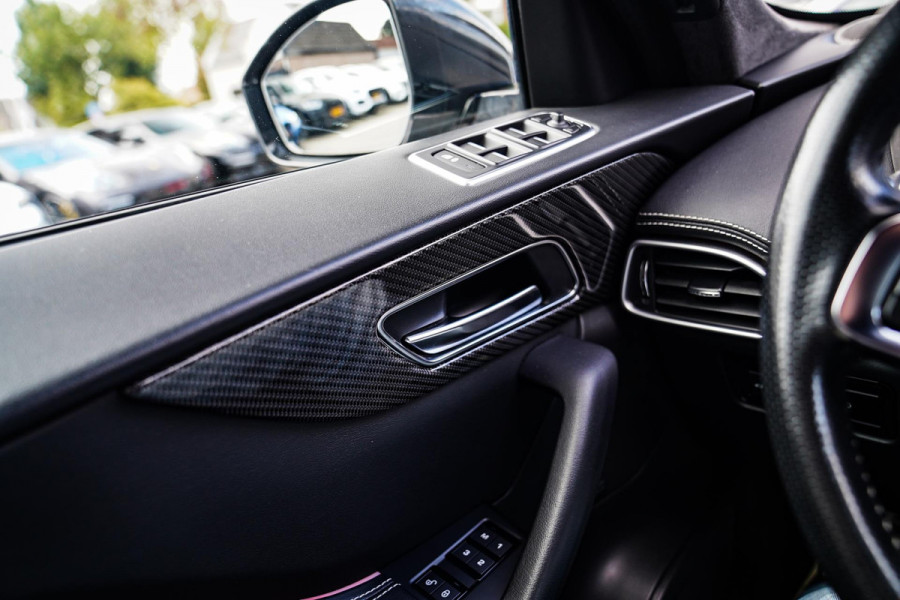 Jaguar F-Pace 5.0 V8 S/C AWD SVR | Lane Assist | Luxe Kuipstoelen | Head up | Meridian Sound system | 551PK | Dealer onderhouden |