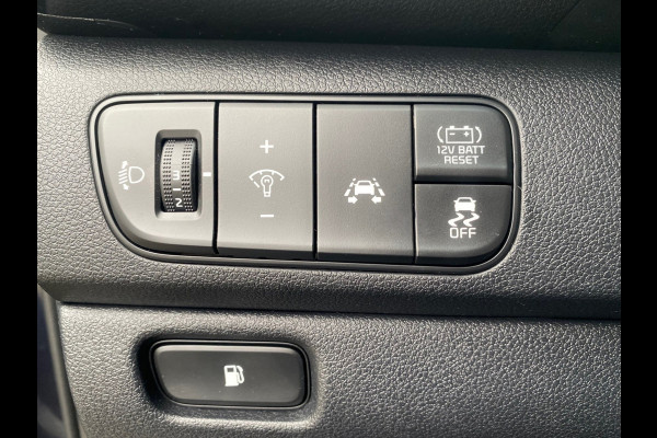 Kia Niro BWJ 2019 | 1.6 GDi 142PK Hybrid DynamicLine | TREKHAAK | LEDER | CLIMA | NAVI | CAMERA | CARPLAY | PRIVACY GLASS | Kia Niro BWJ 2019 | 1.6 GDi 142PK Hybrid DynamicLine | TREKHAAK | LEDER | CLIMA | NAVI | CAMERA | CARPLAY | PRIVACY GLASS |