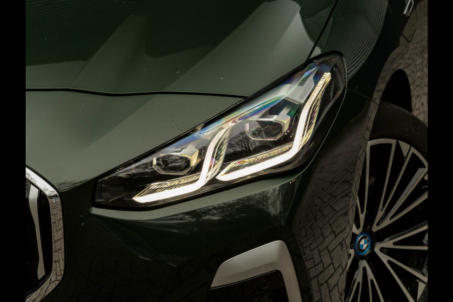 BMW 2 Serie Active Tourer 230e xDrive - Pano - Trekhaak - Memoryzetel - Driving + Parking Ass Prof