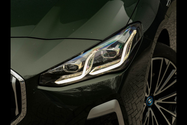 BMW 2 Serie Active Tourer 230e xDrive - Pano - Trekhaak - Memoryzetel - Driving + Parking Ass Prof