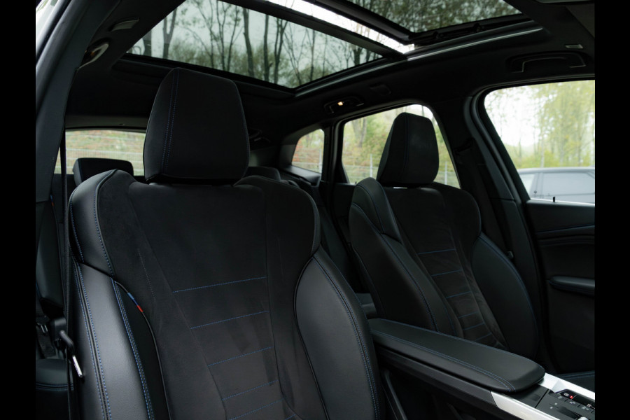 BMW 2 Serie Active Tourer 230e xDrive - Pano - Trekhaak - Memoryzetel - Driving + Parking Ass Prof