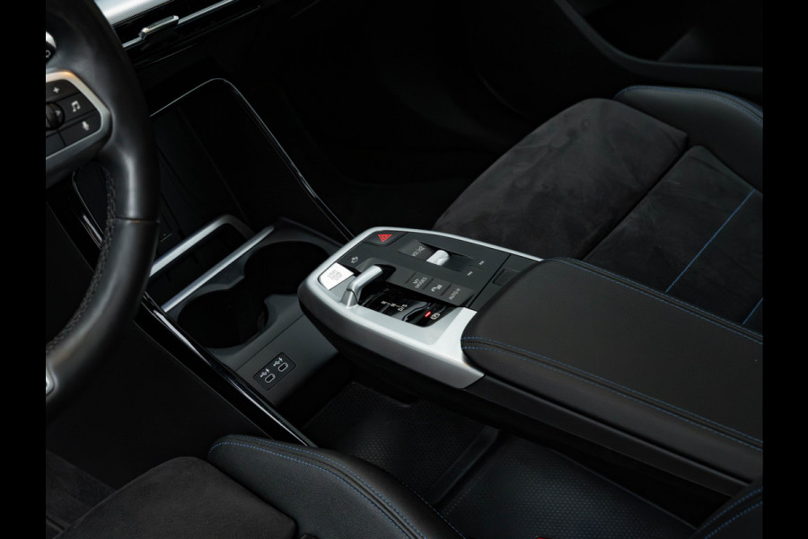 BMW 2 Serie Active Tourer 230e xDrive - Pano - Trekhaak - Memoryzetel - Driving + Parking Ass Prof